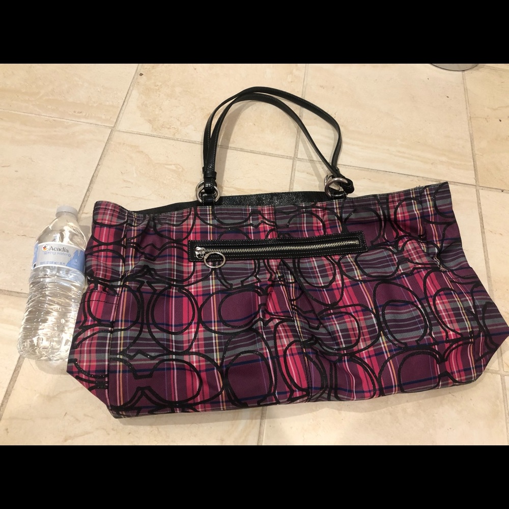 Authentic coach bag + makeup bag